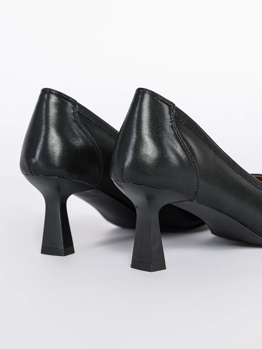 Туфли-лодочки черные на высоком каблуке